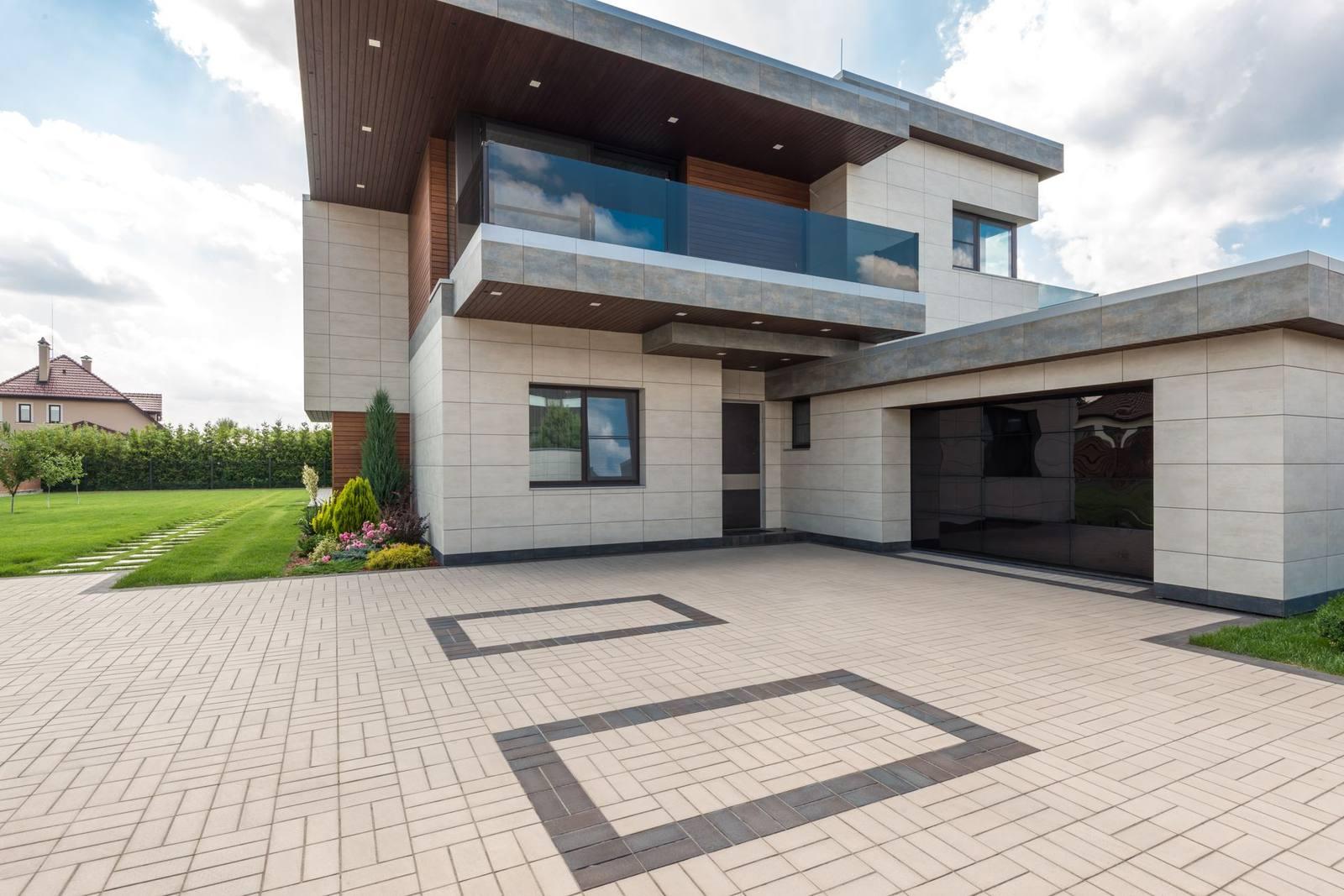 Modern minimalist house exterior